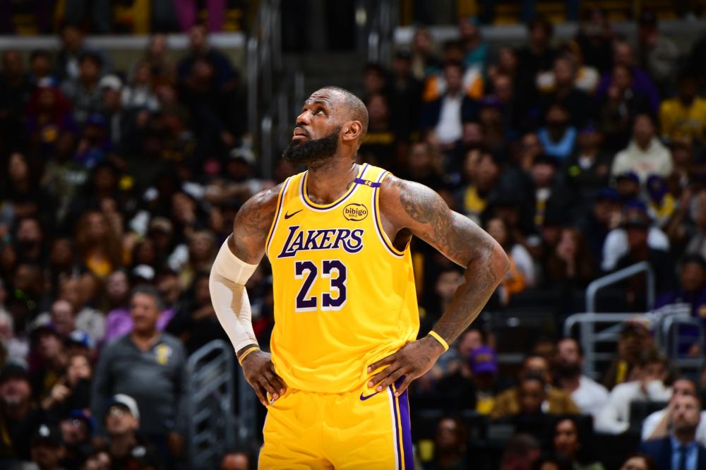 能背身护球 能背身护球