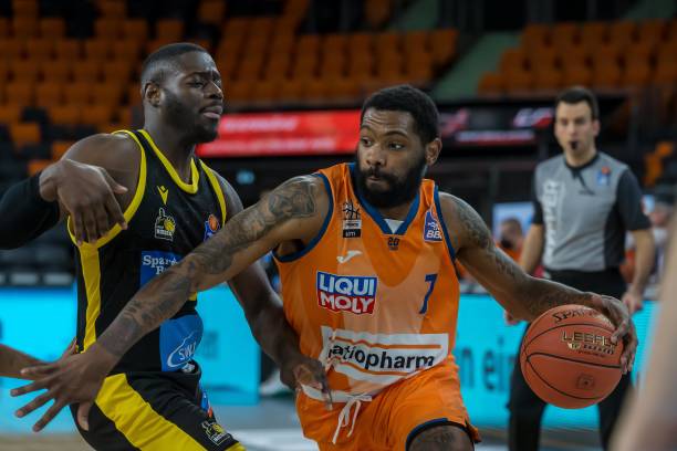 教练的多元 教练的多元