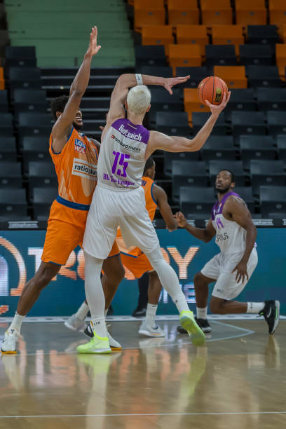 高诗岩两罚 高诗岩两罚